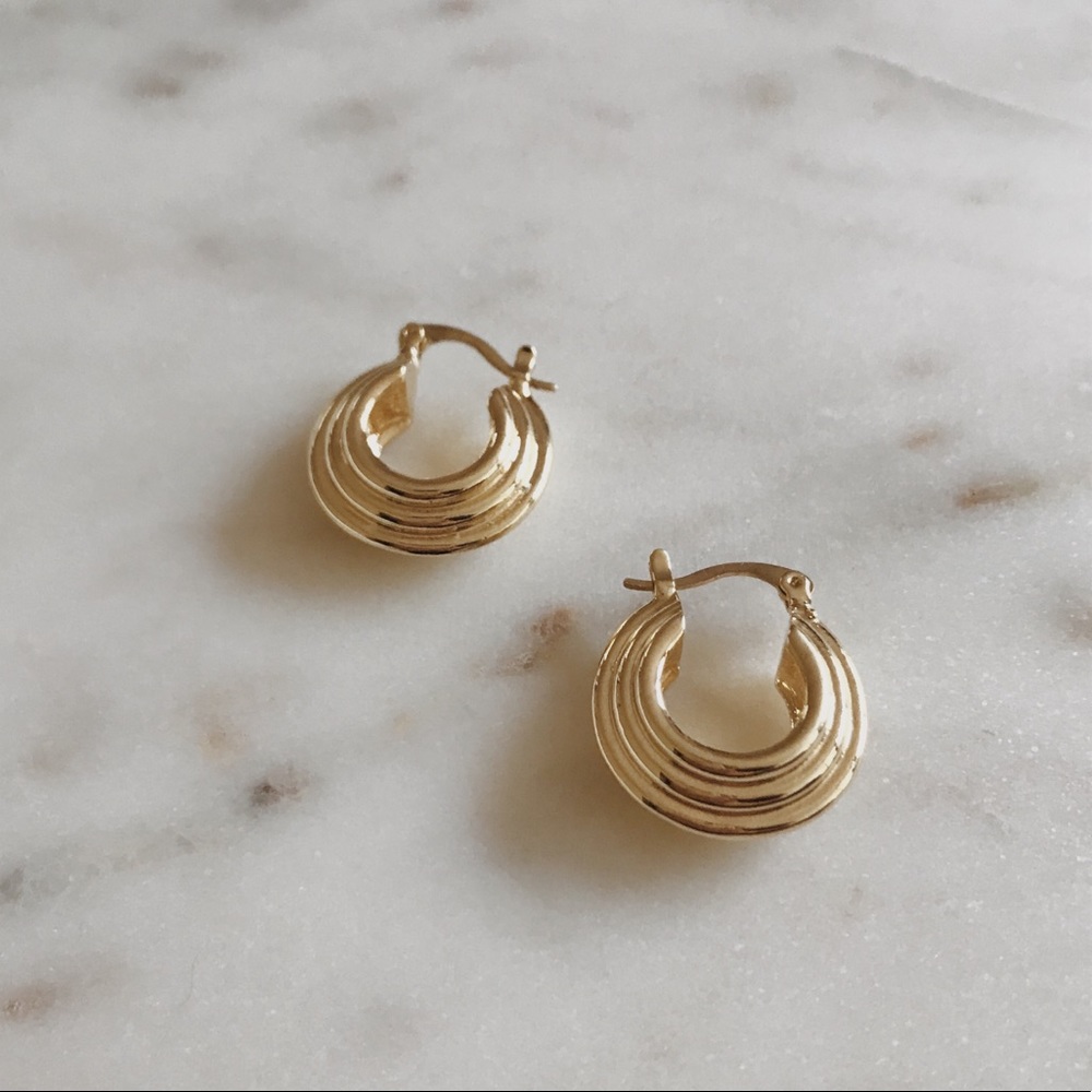 2/$20!💫 rare mini hoop earrings✨